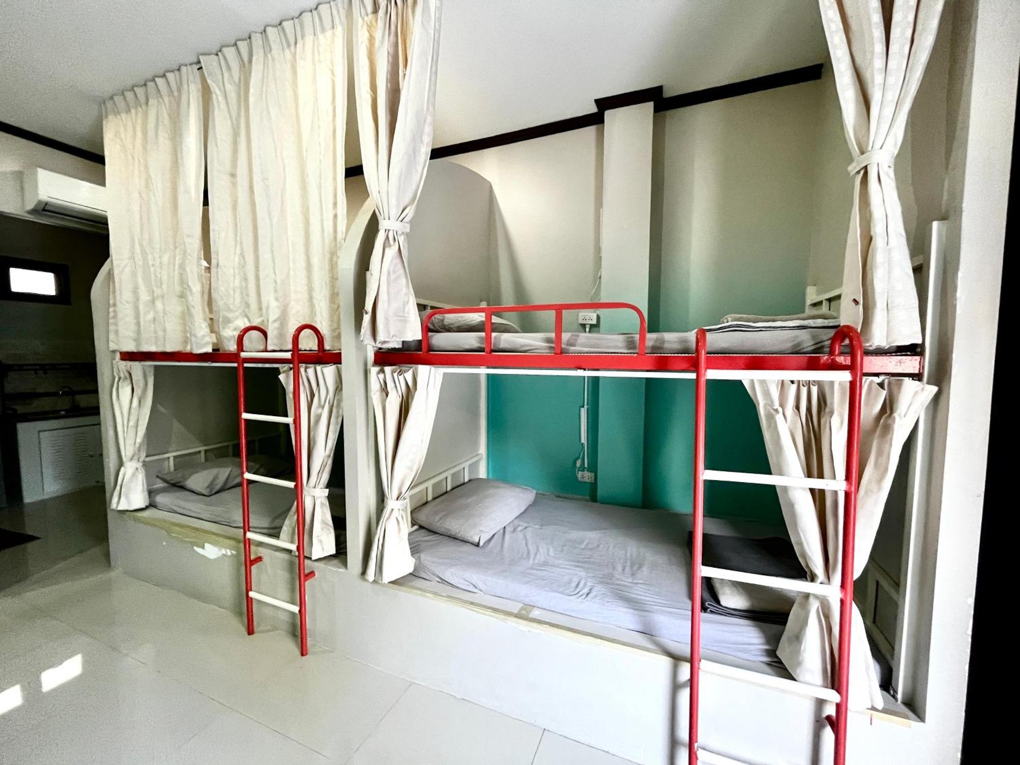 October Hostel Chiangmai Chiang Mai Exterior foto
